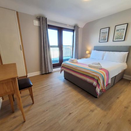 Donegan Court Aparthotel กัลเวย์ ภายนอก รูปภาพ
