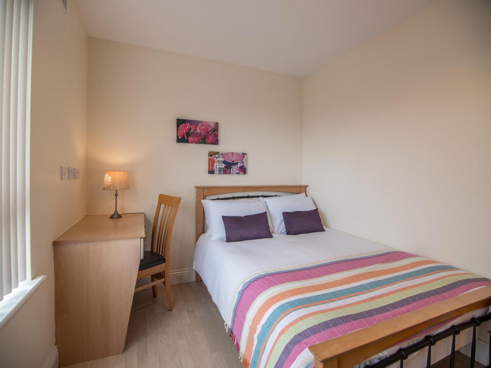 Donegan Court Aparthotel กัลเวย์ ภายนอก รูปภาพ