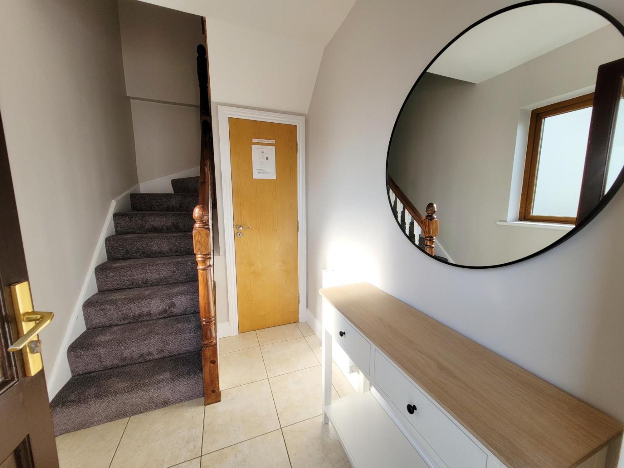 Donegan Court Aparthotel กัลเวย์ ภายนอก รูปภาพ