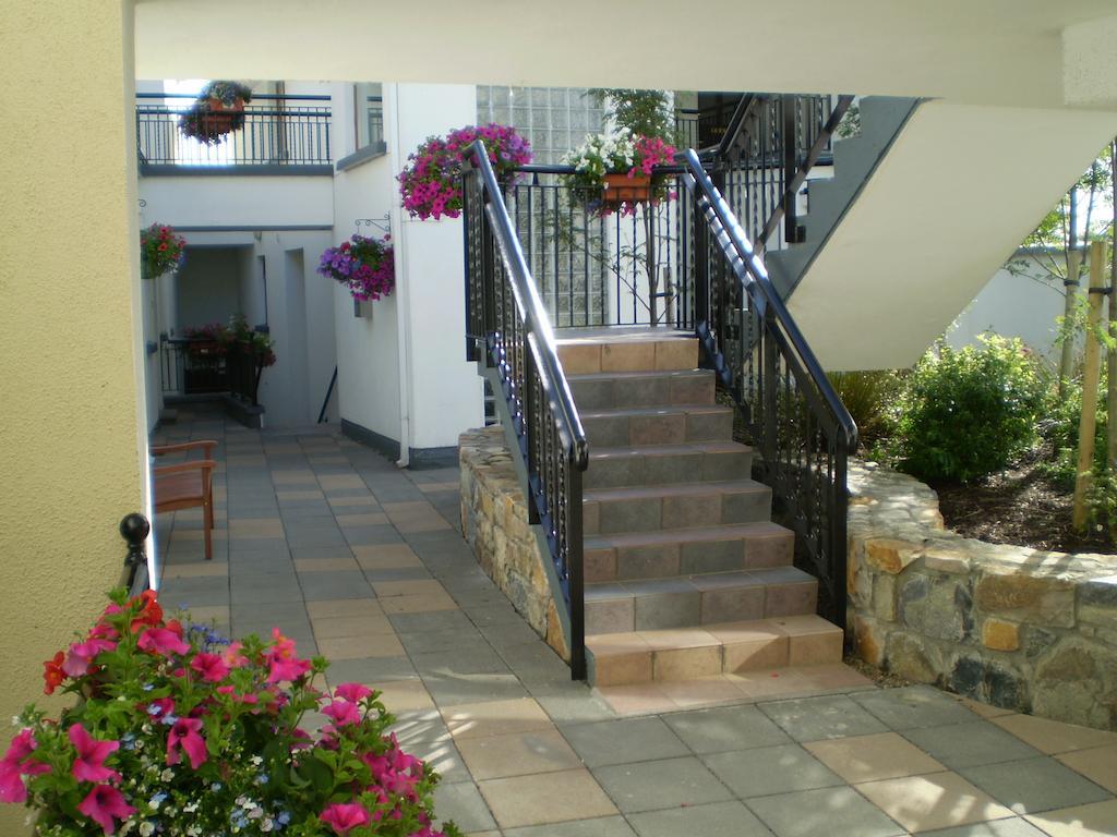 Donegan Court Aparthotel กัลเวย์ ห้อง รูปภาพ